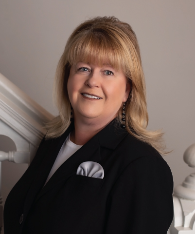 Debbie Perfetti : Hospitality Associate